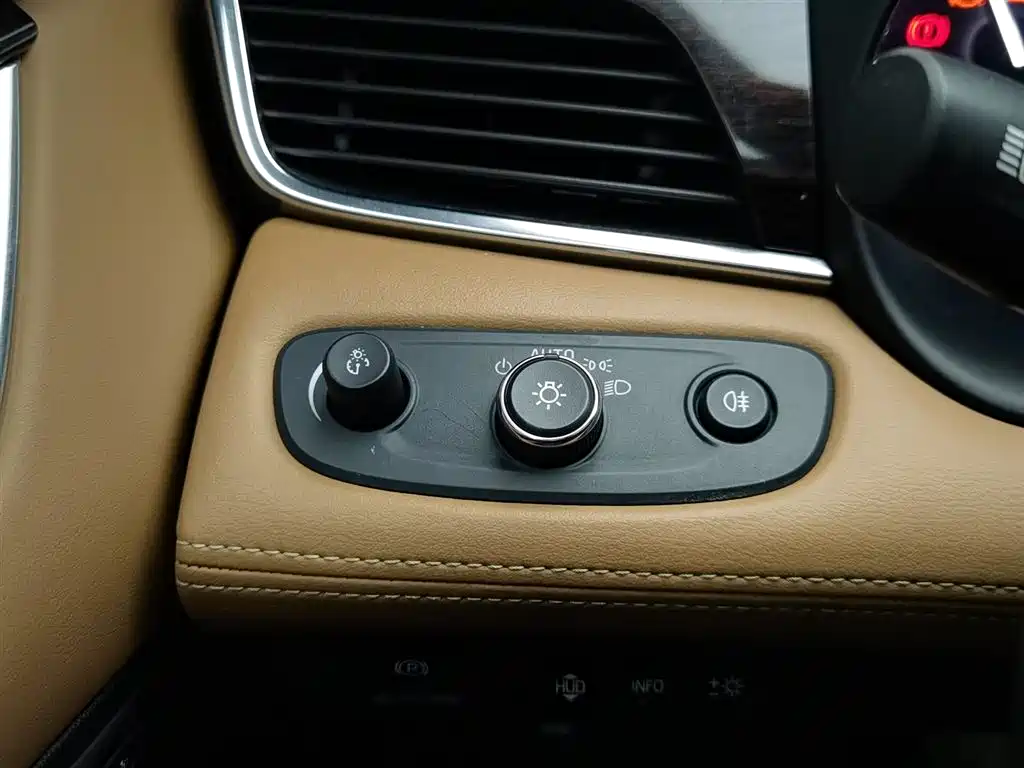 Buick LaCrosse 2016 Model 28T Luxury фото 21