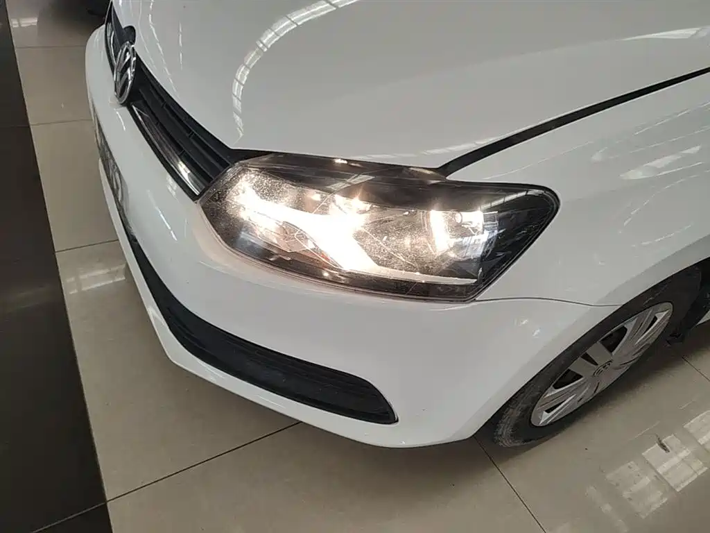 Volkswagen Polo 2016 1.4L Manual Trend фото 24
