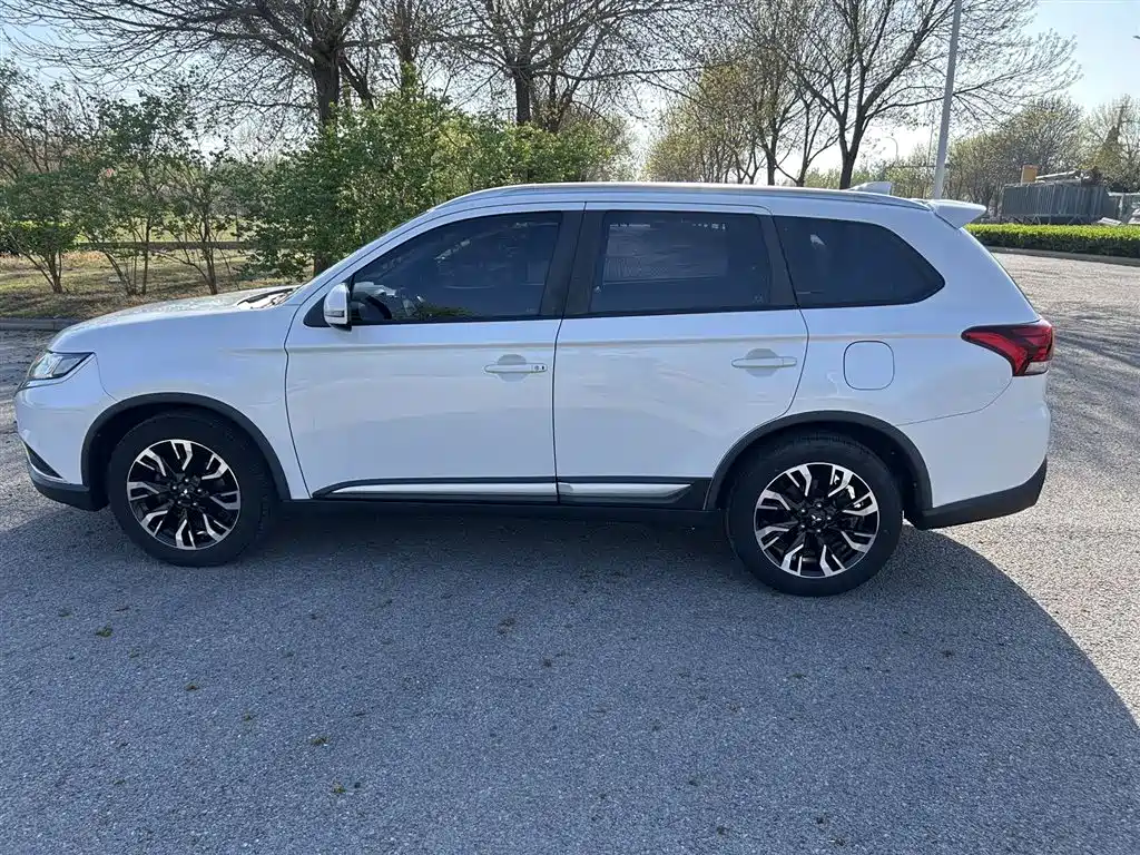 Mitsubishi Outlander 2019 2.0L 2WD Enjoy Edition 5-seater China V фото 6