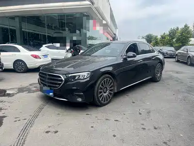 Mercedes-Benz E