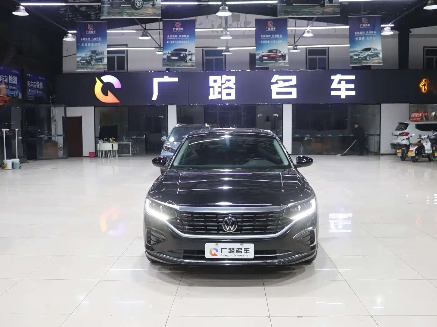 Volkswagen Passat 2023 330TSI Elite Edition фото 3