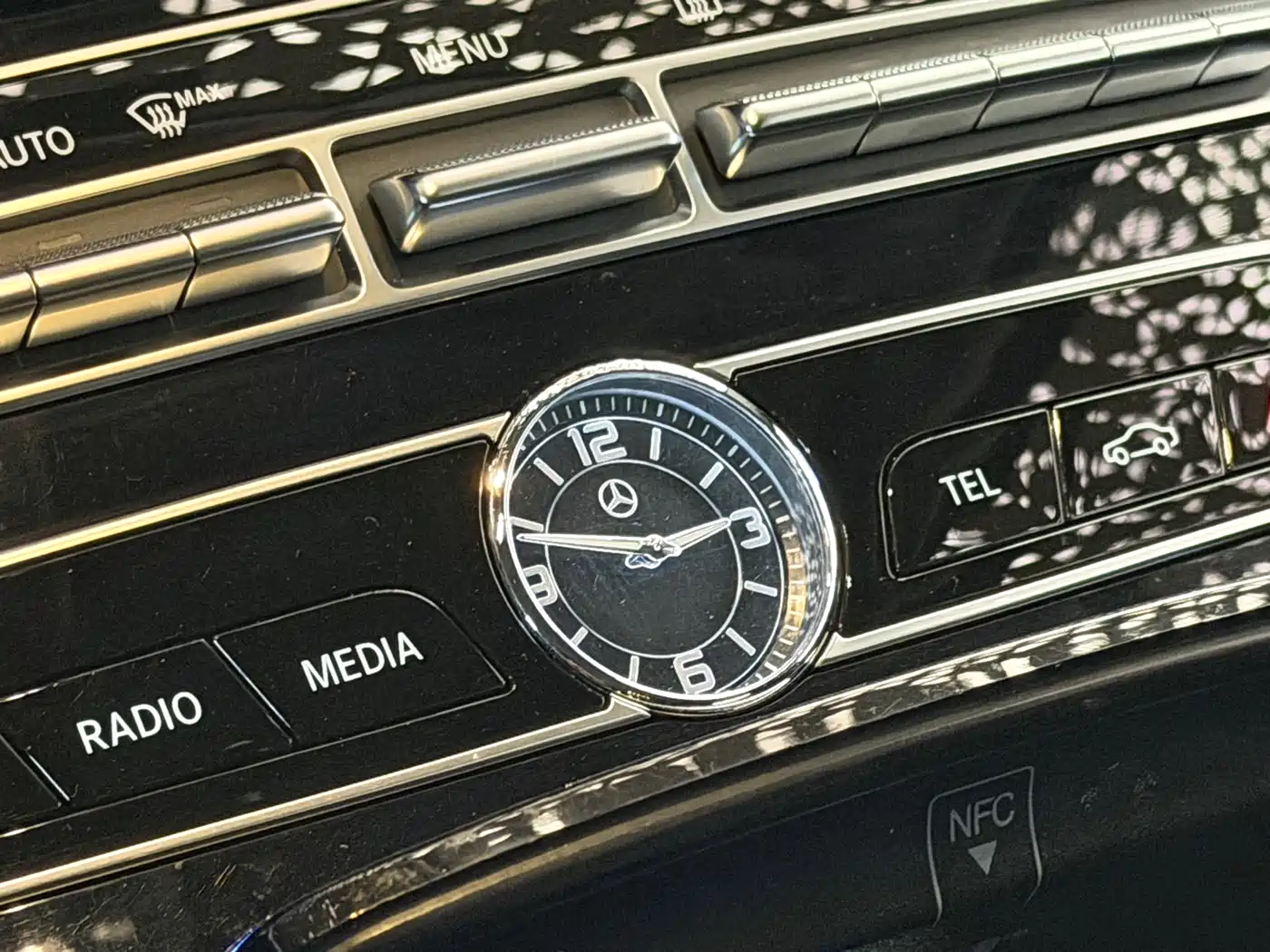 Mercedes-Benz E-Class 2017 E 200 L 4MATIC фото 16