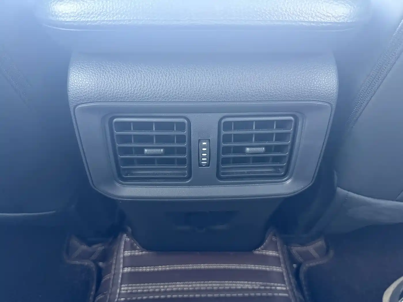 Toyota RAV4 Rongfang 2023 2.0L CVT 2WD Urban Edition фото 12