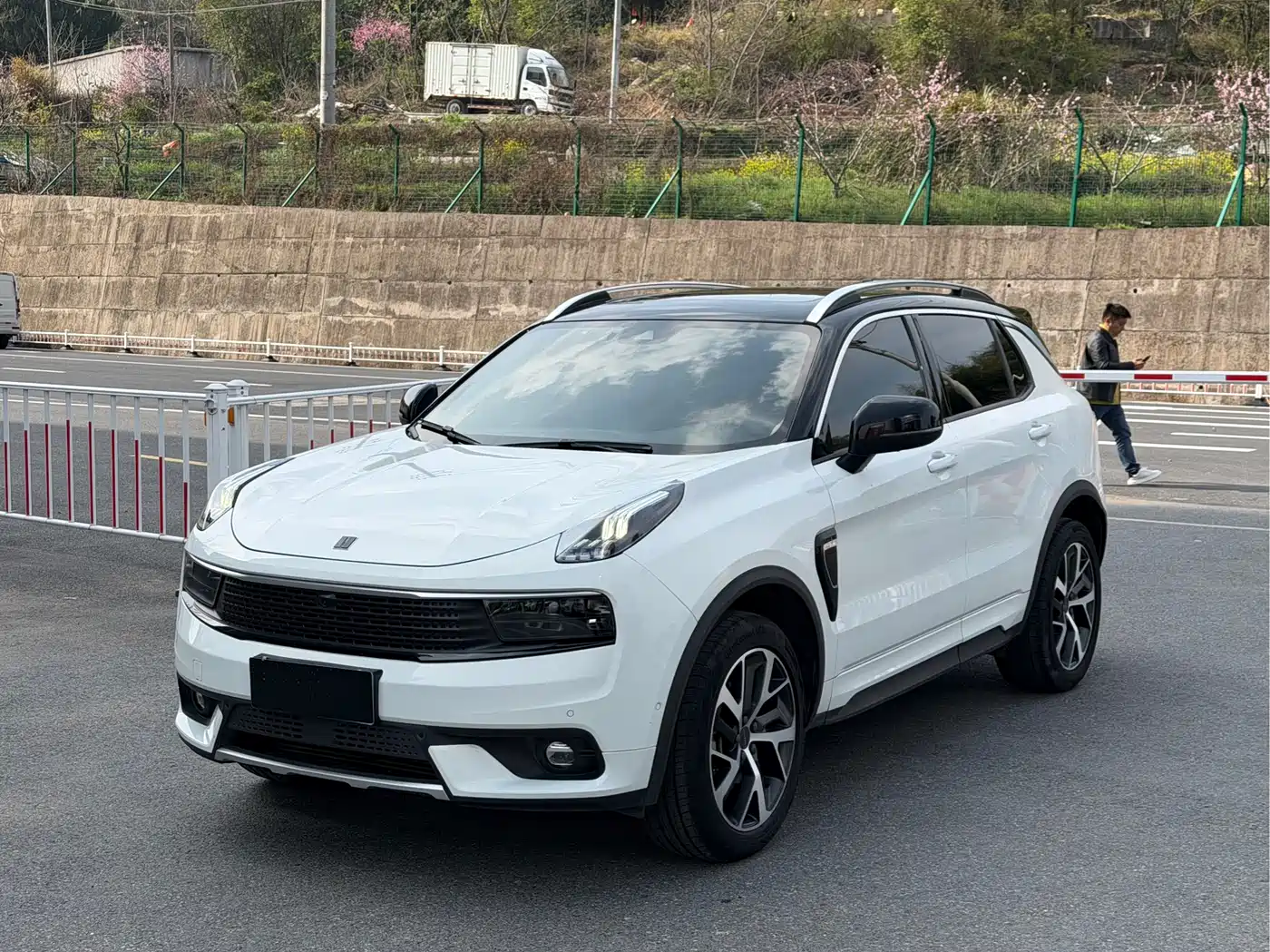 Lynk & Co 01 2017 2.0T AWD Pro