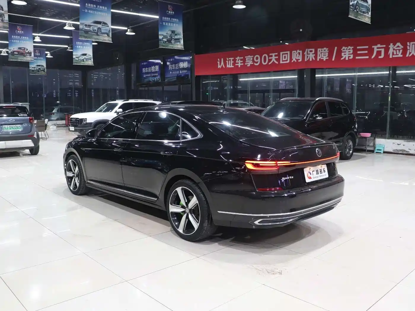 Volkswagen Passat 2023 330TSI Elite Edition фото 4