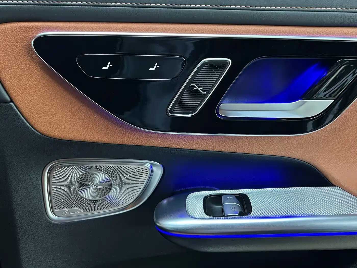 Mercedes-Benz GLC 2024 Facelift GLC 300 L 4MATIC Sport 5-seater фото 19