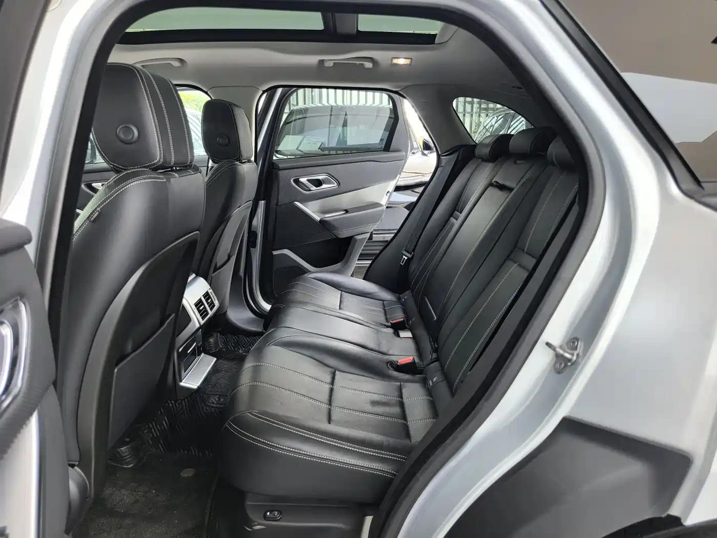 Land Rover Range Rover Velar 2018 P300 S фото 13