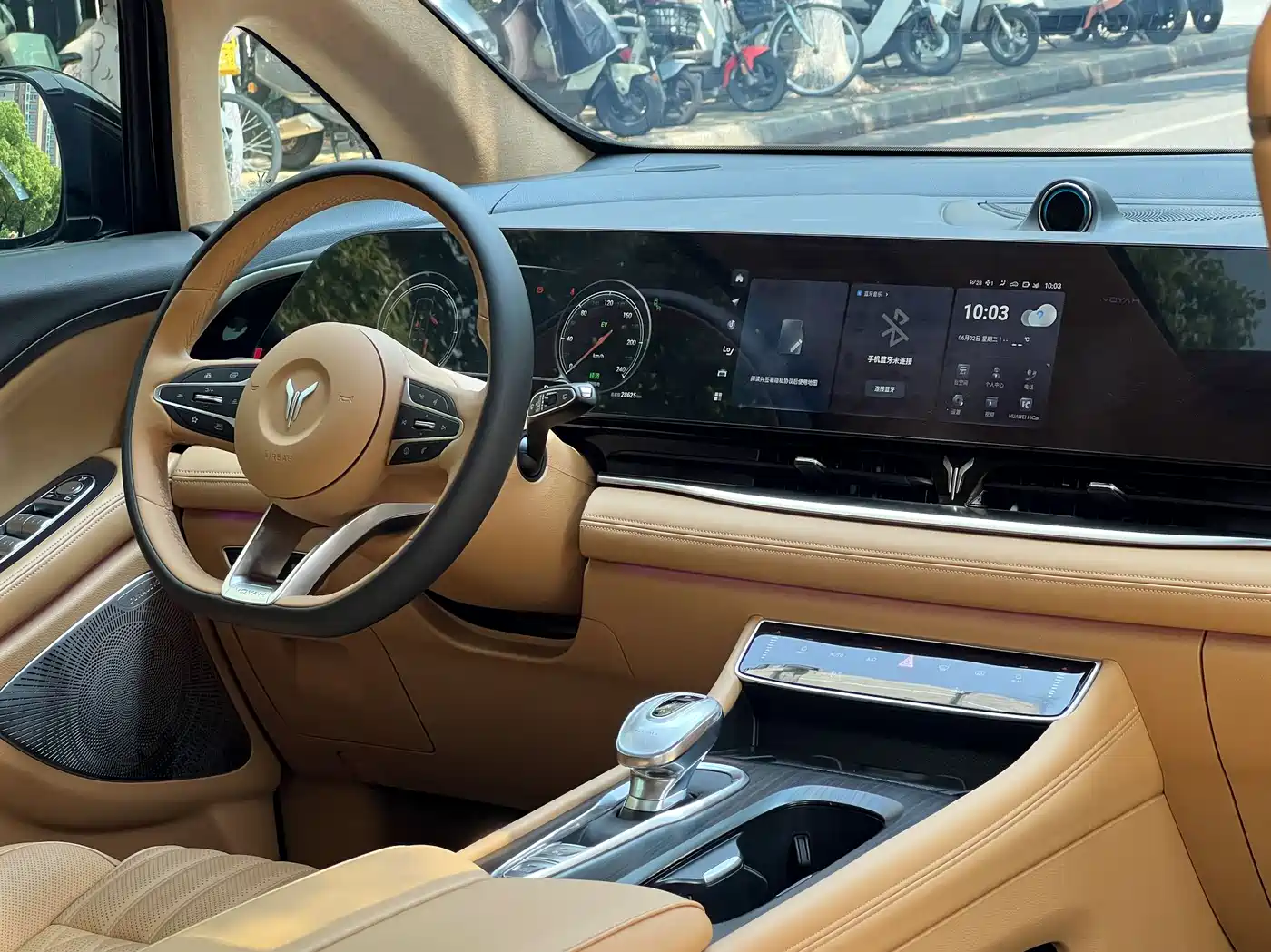 Voyah Auto Voyah Dreamer 2024 PHEV Extended Range Flagship Edition фото 13