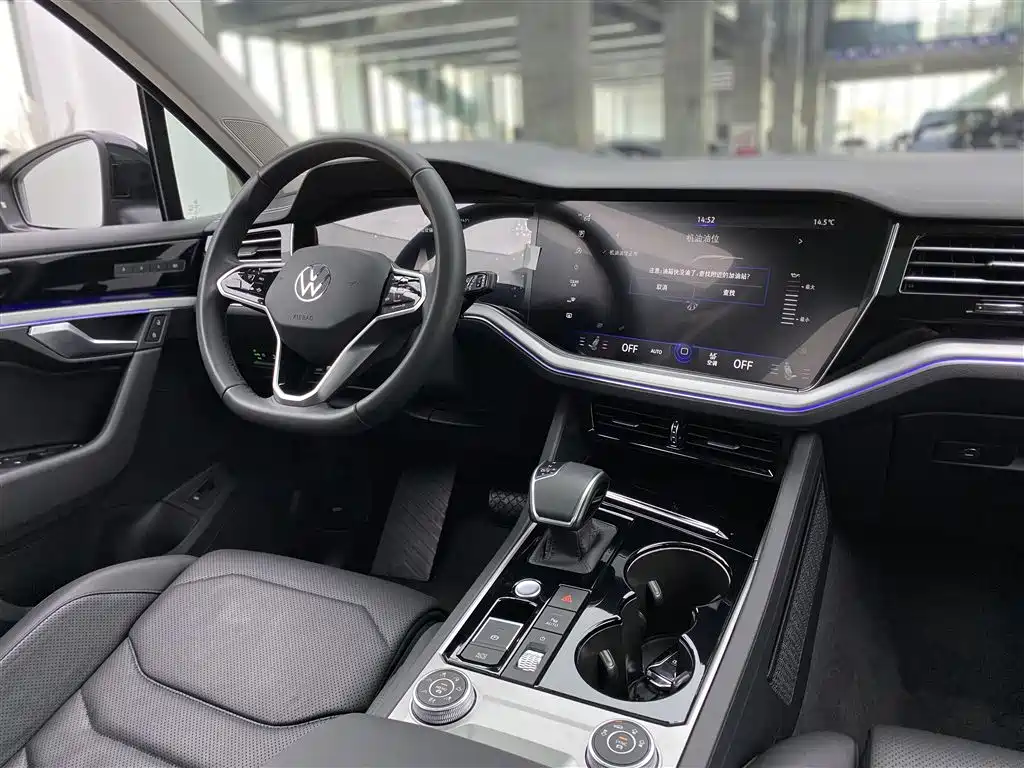 Volkswagen Touareg 2022 3.0TSI Rui Xiang Edition Gloss Black Sport Package фото 15