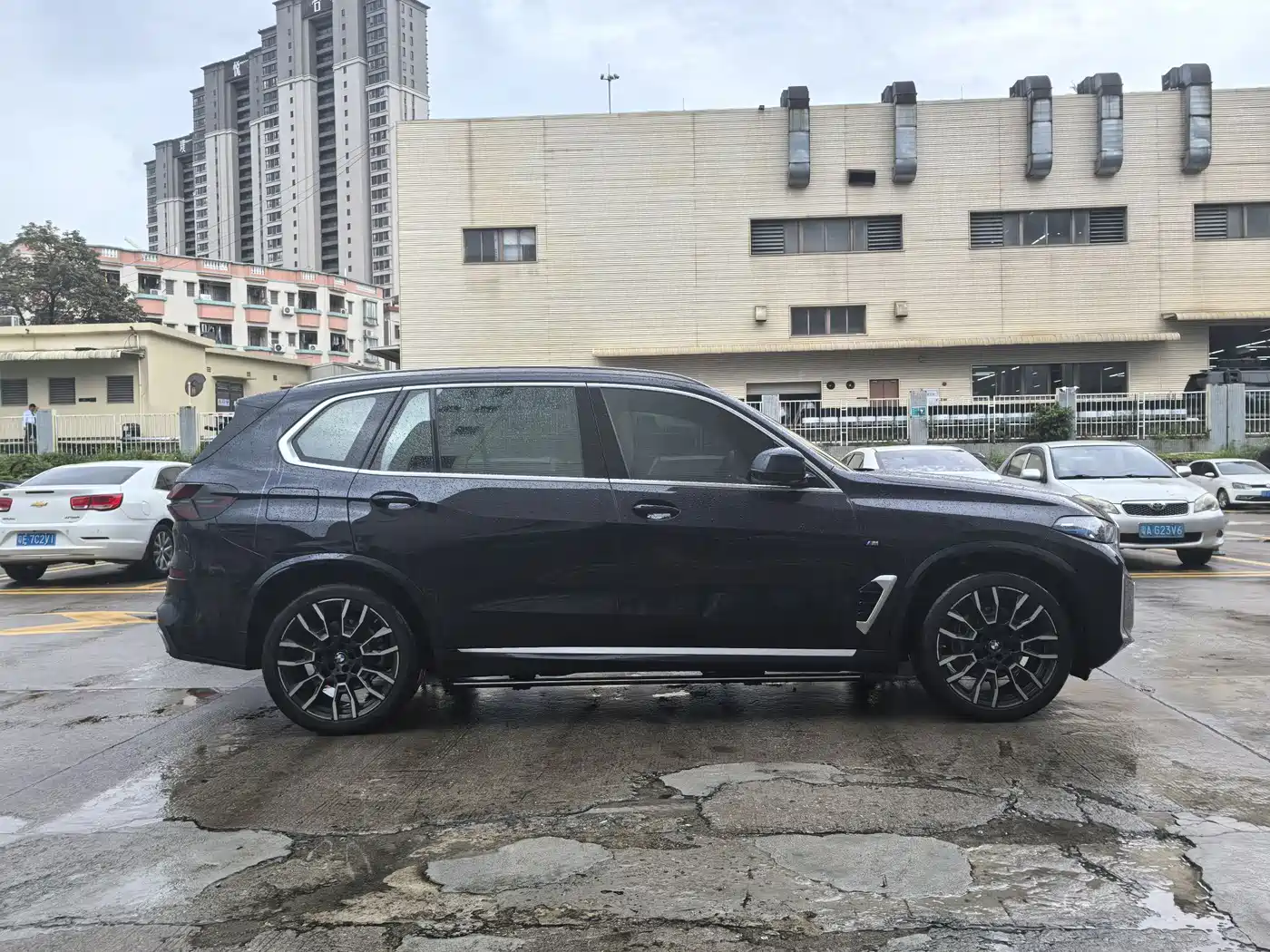 BMW X5 2023 xDrive 40Li M Sport Package фото 8