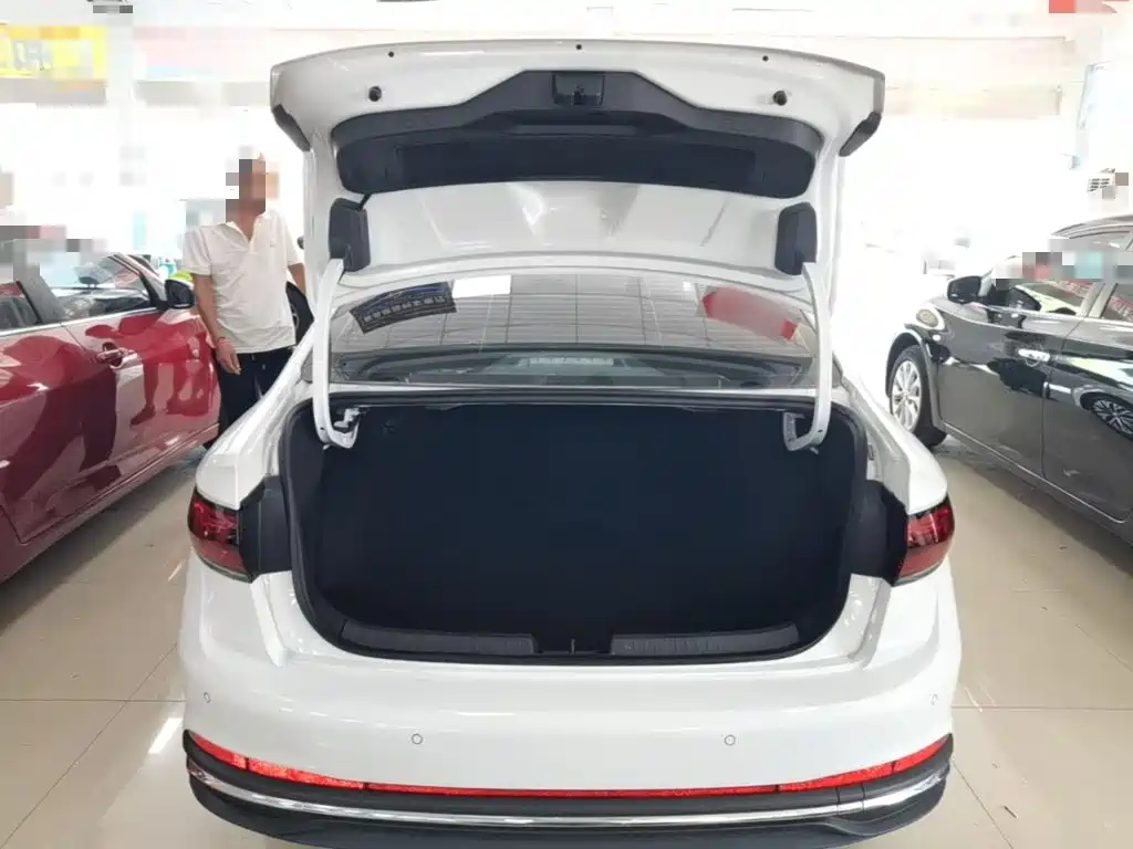 Volkswagen Sagitar 2026 2025 Model Year Facelift 200TSI DSG Soaring Edition