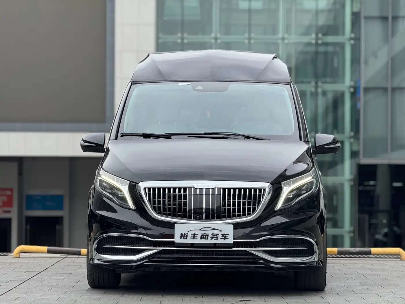 Mercedes-Benz V-Class 2022 V 260 L Long Wheelbase Luxury Edition фото 2