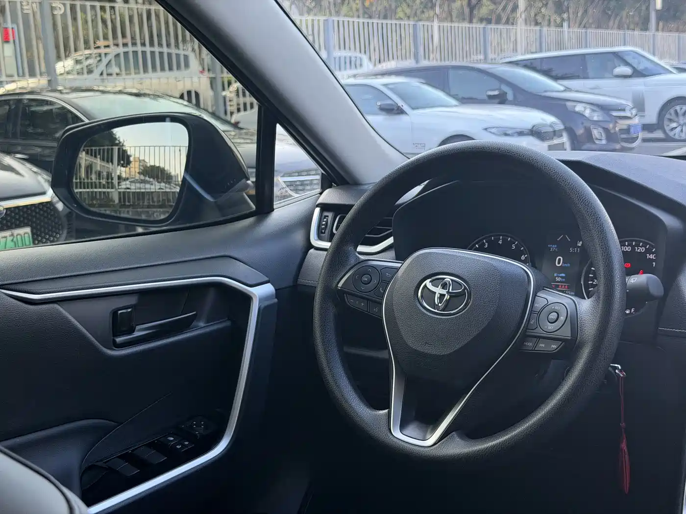 Toyota RAV4 Rongfang 2023 2.0L CVT 2WD Urban Edition фото 13