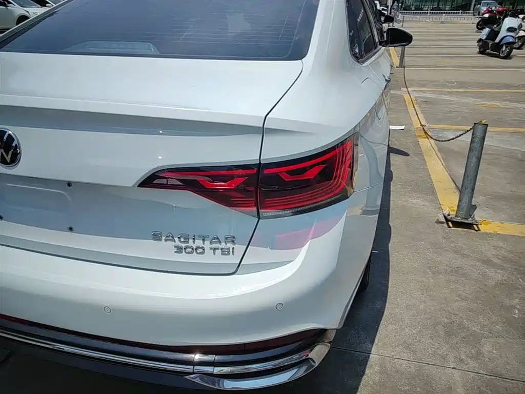 Volkswagen Sagitar 2023 300TSI DSG Surpassing Edition фото 8