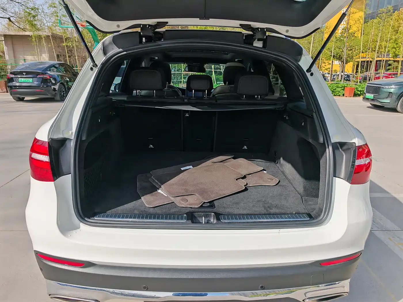 Mercedes-Benz GLC 2016 GLC 300 4MATIC Luxury фото 16