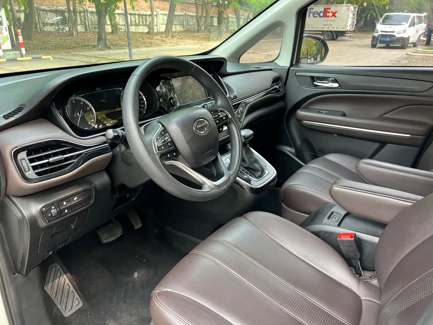 GAC Trumpchi Trumpchi M6 2019 270T Automatic Luxury (7-seater) China V фото 6