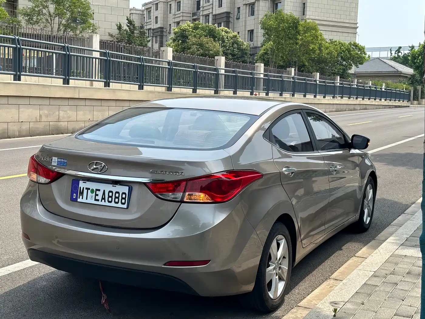 Hyundai Langdong 2013 1.6L Automatic Premium фото 6