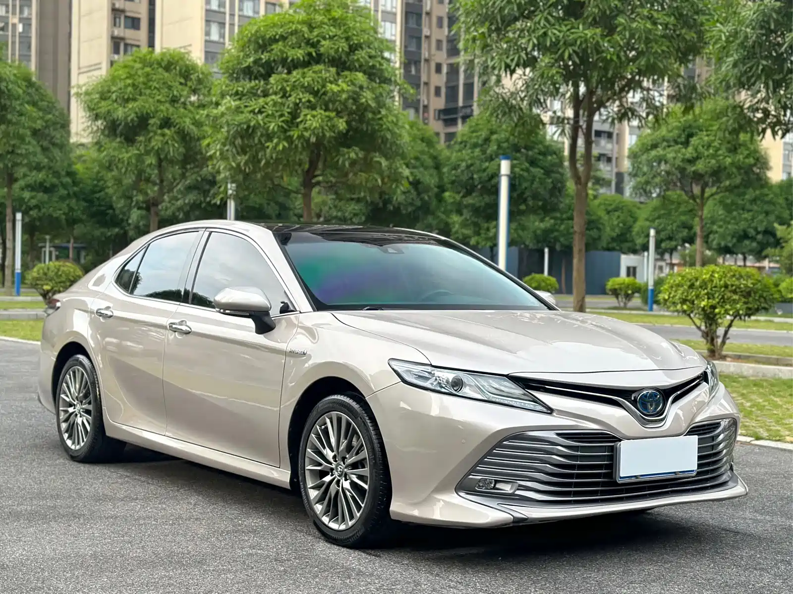 Фото 3 - Toyota Camry