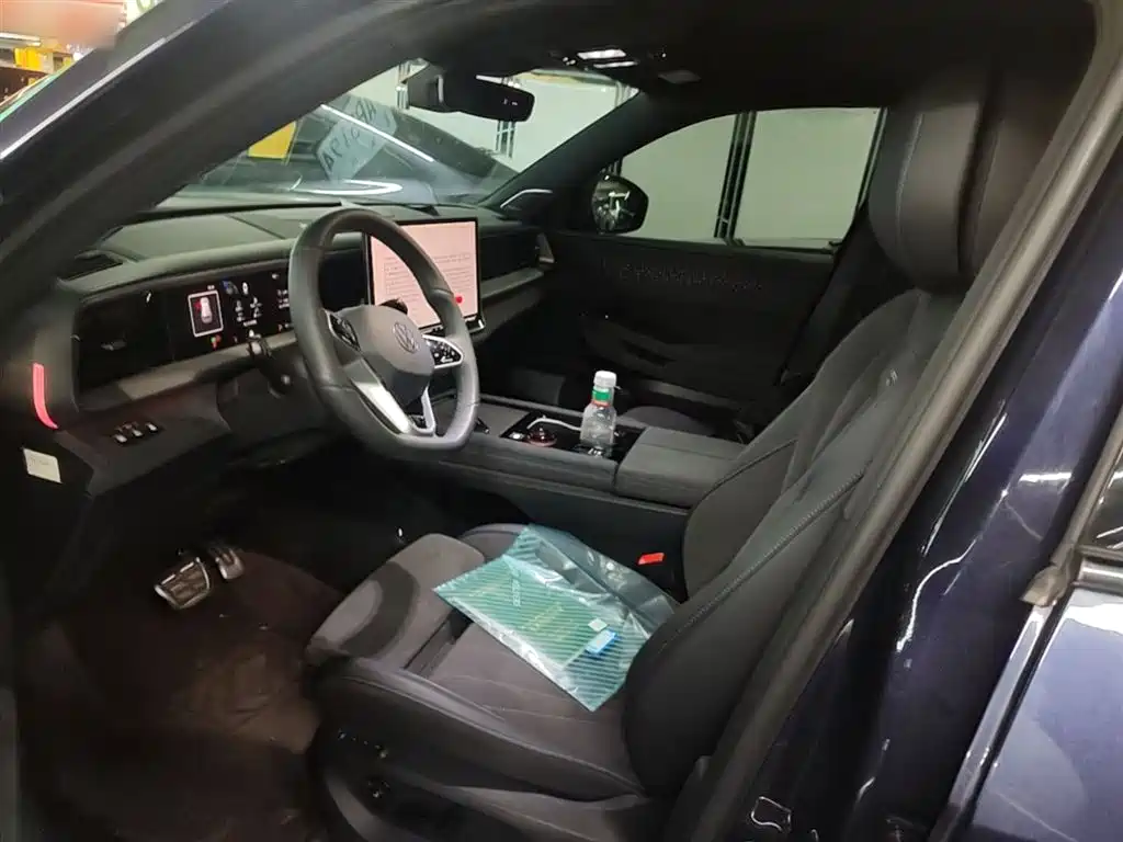 Volkswagen Teramont 2025 Teramont Pro 450TSI 4WD Summit Edition фото 15