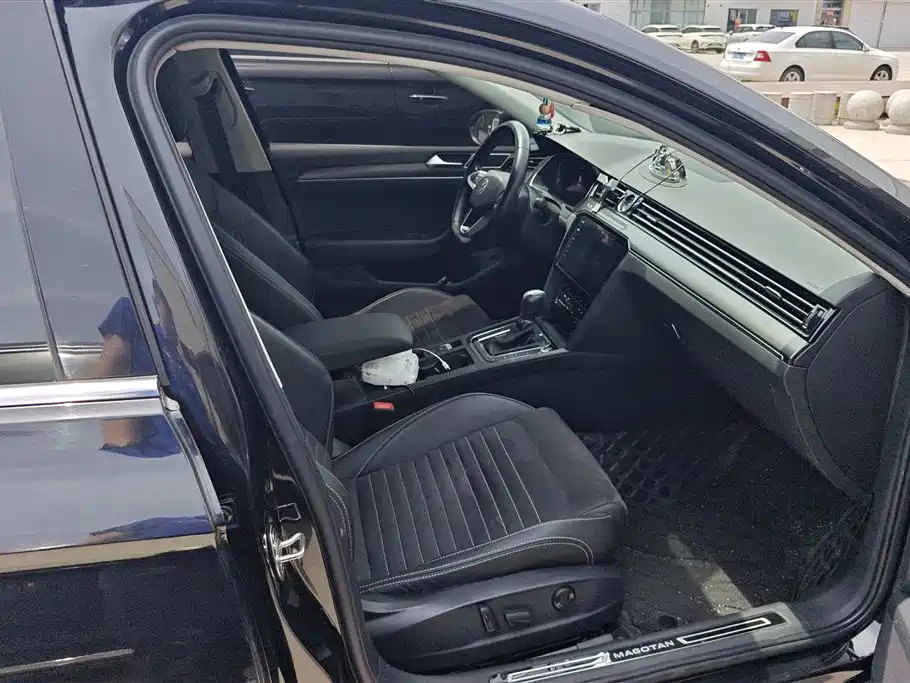 Volkswagen Magotan 2020 330TSI DSG Luxury фото 8