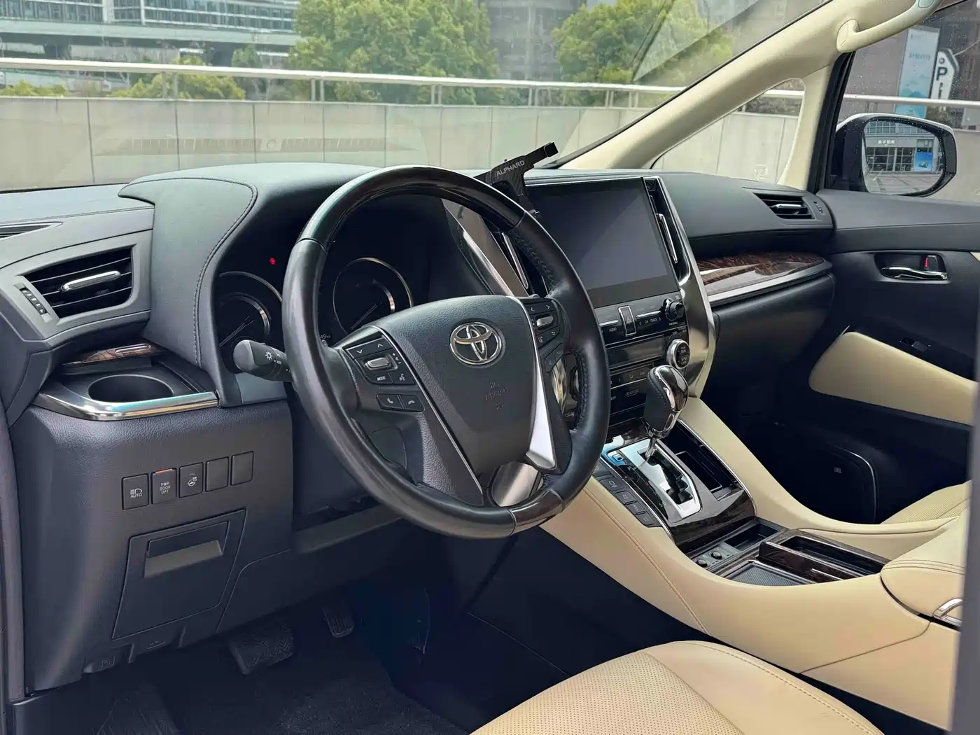 Toyota Alphard 2020 Hybrid 2.5L Luxury Edition фото 7