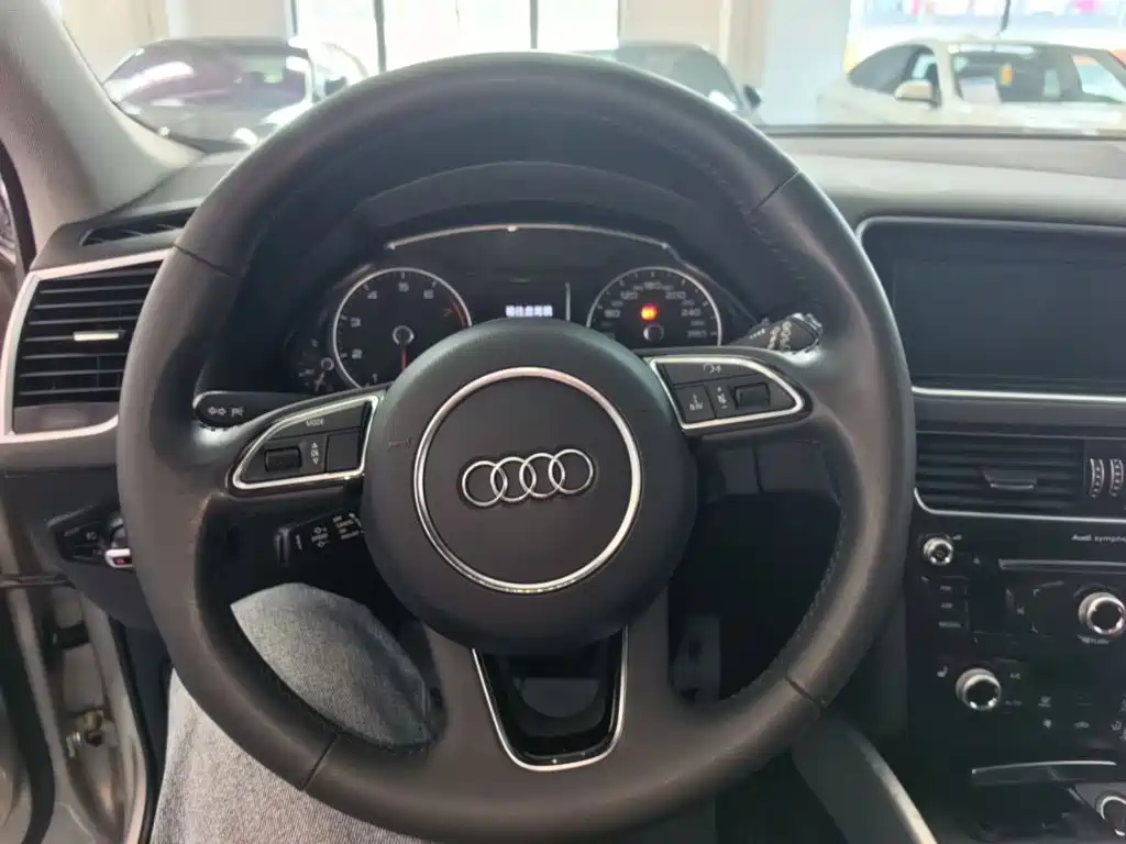 Audi Q5 2018 2017 Plus 40 TFSI Technology