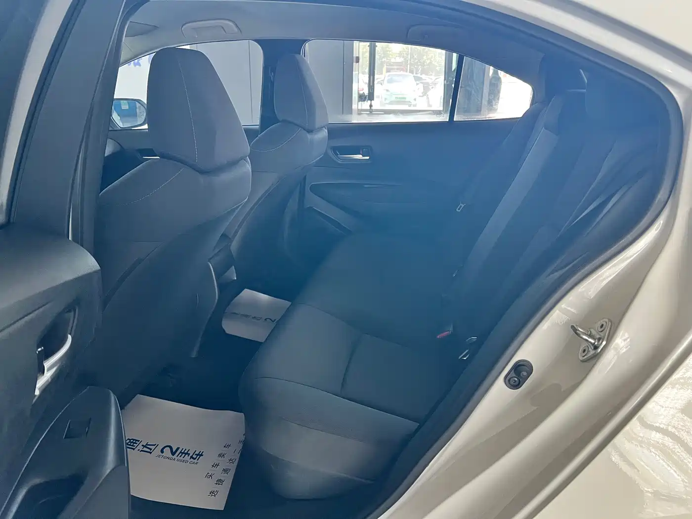 Toyota Corolla 2022 Hybrid 1.8L E-CVT Pioneer Edition фото 26