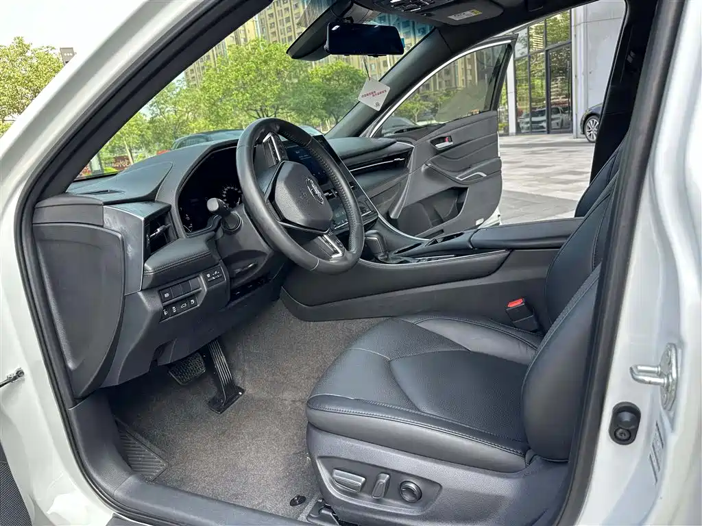 Toyota Avalon 2023 2.5L Luxury Edition фото 9