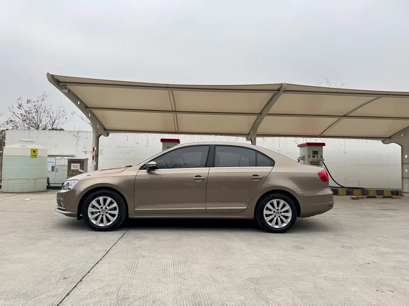 Volkswagen Sagitar 2015 1.6L Automatic Comfort фото 7