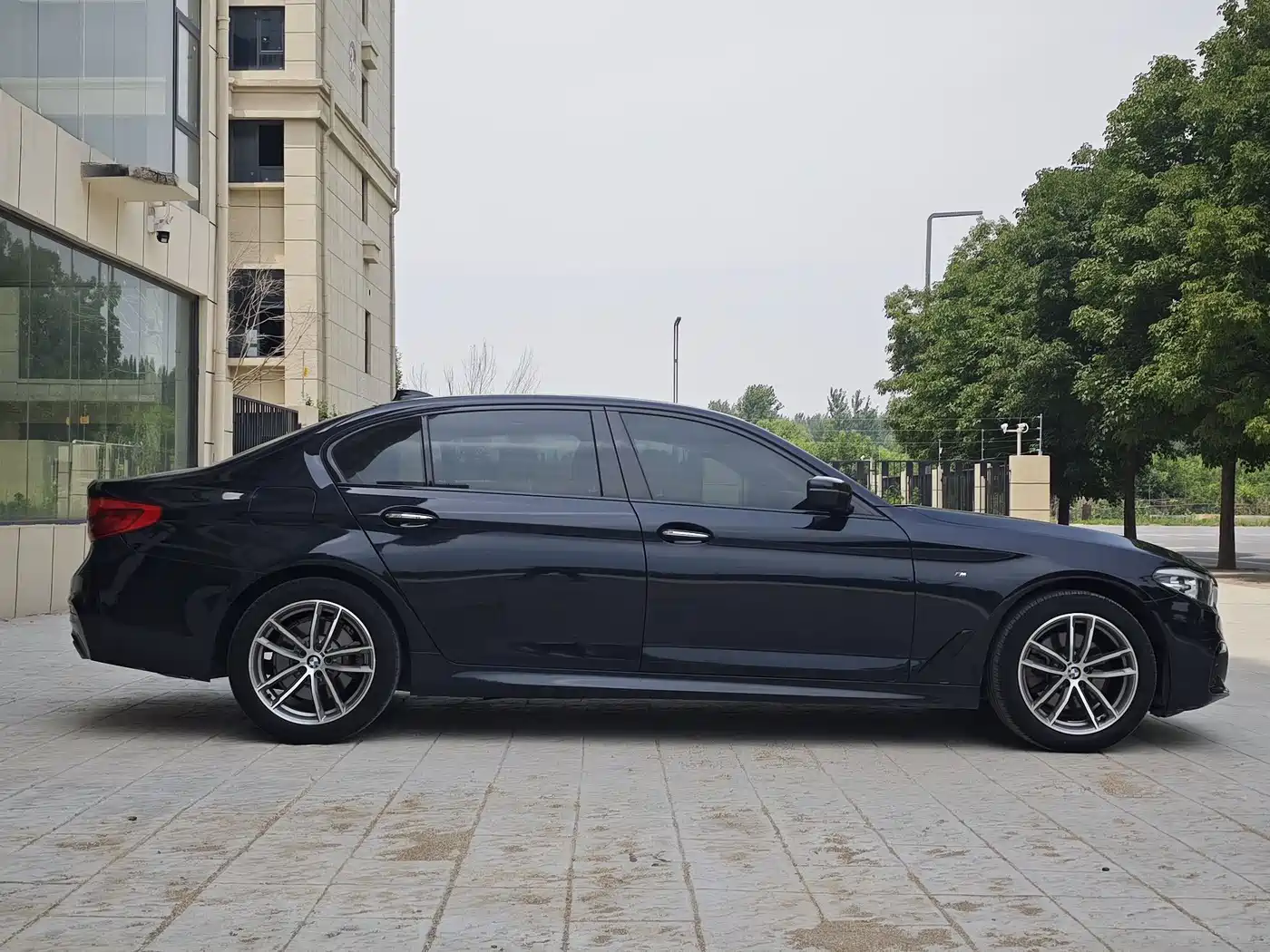 BMW 5 Series 2018 525Li M Sport Package фото 7