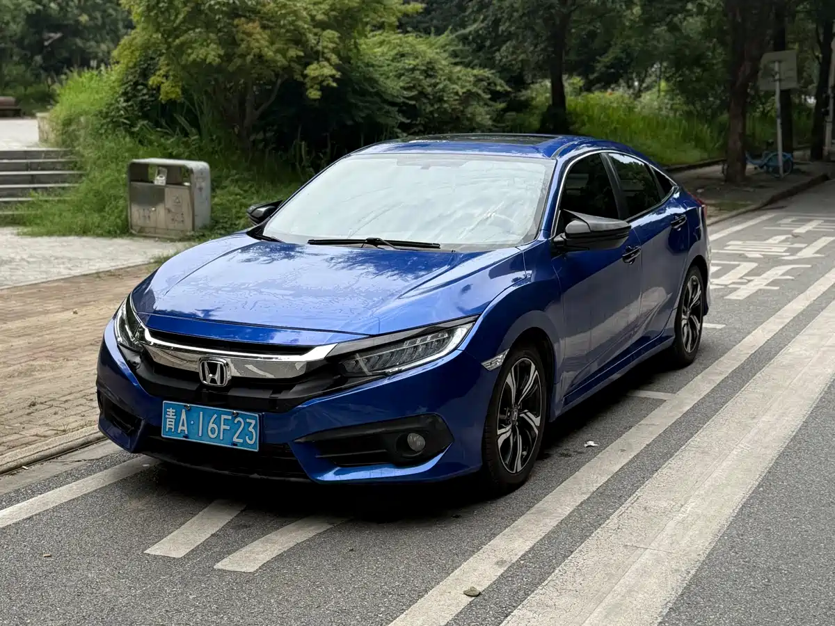 Honda Civic 2016 220TURBO CVT Premium Edition