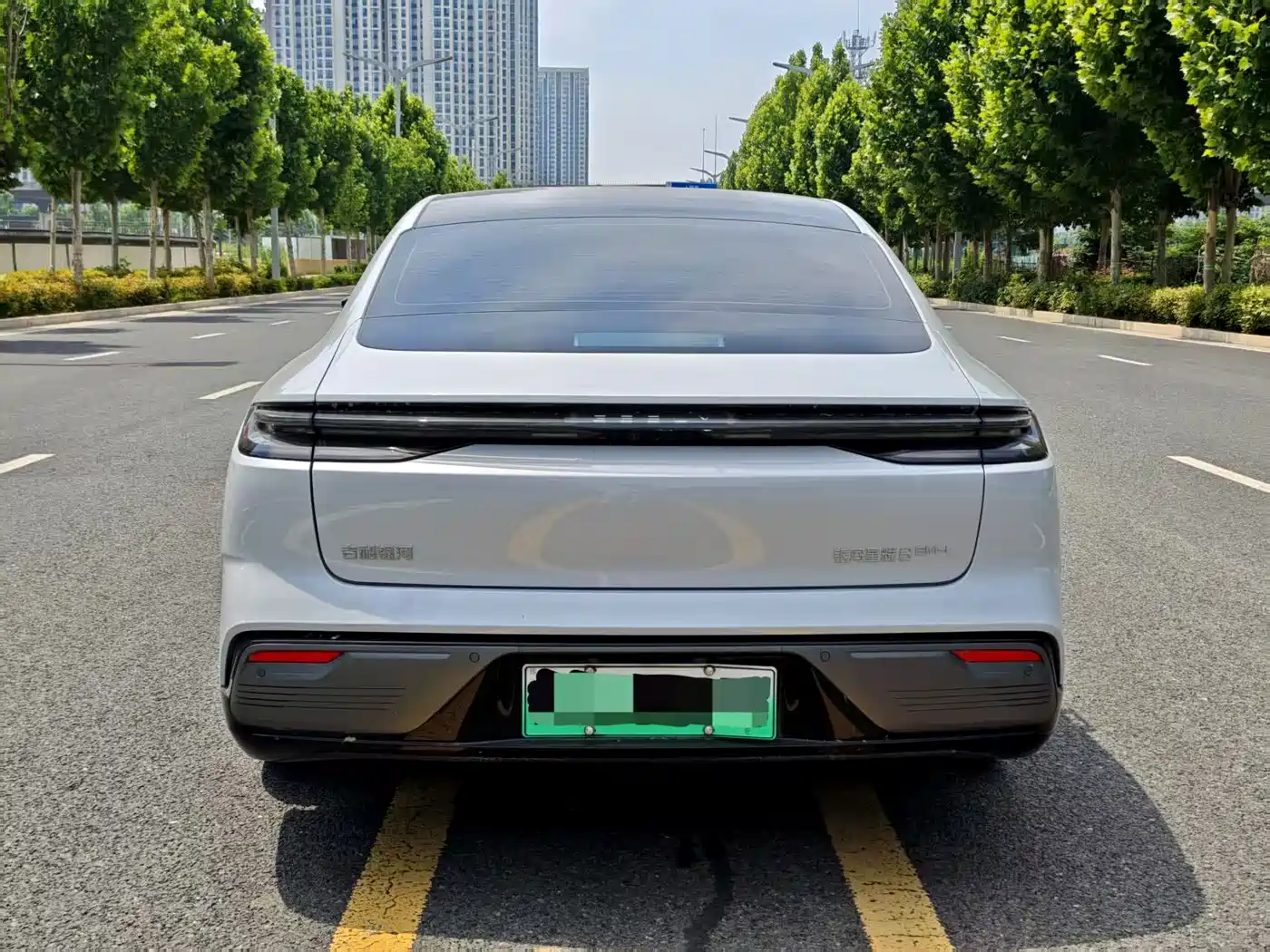 Geely Galaxy Galaxy Xingyao 8 2025 130km EM-i Premium Edition фото 8