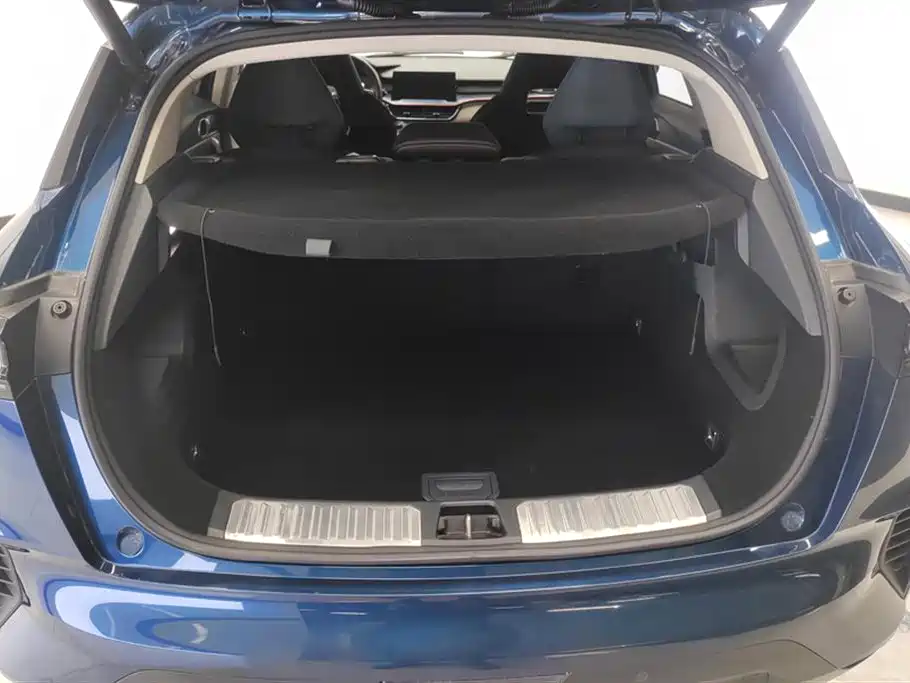 Lynk & Co 06 2020 1.5T Halo фото 4