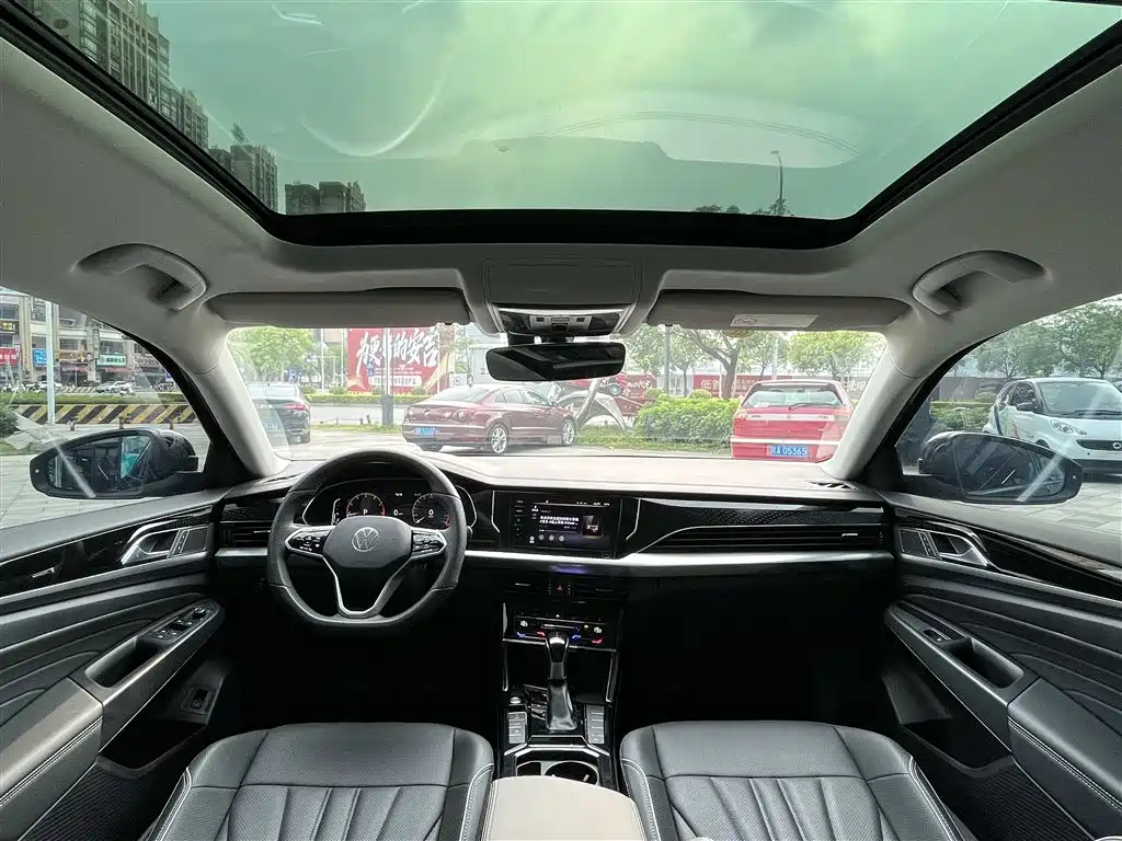 Volkswagen Passat 2024 380TSI Starlight Dragon Soaring Edition фото 16