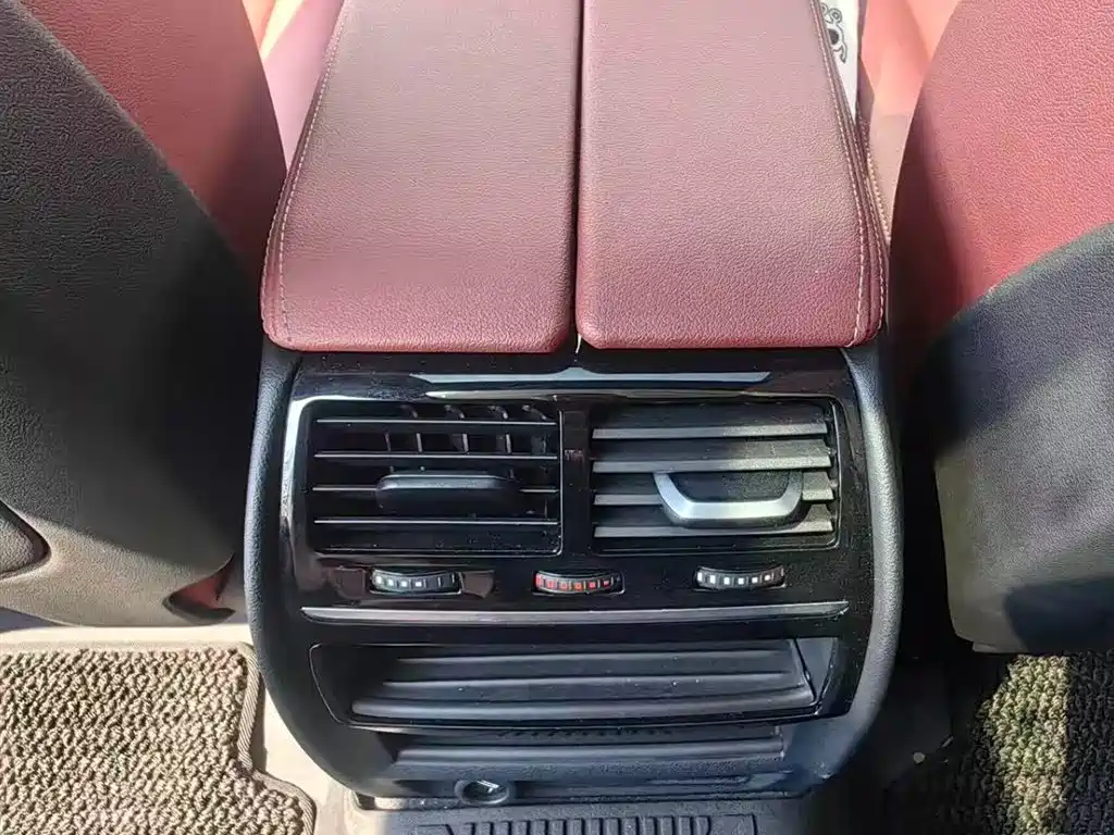 BMW 5 Series 2023 530Li Leading M Sport Package фото 12