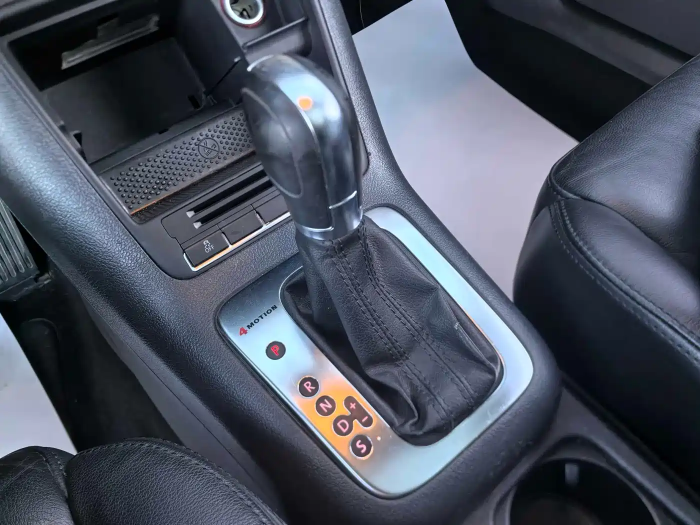 Volkswagen Tiguan 2012 2.0TSI Automatic 4WD Elite Edition фото 15