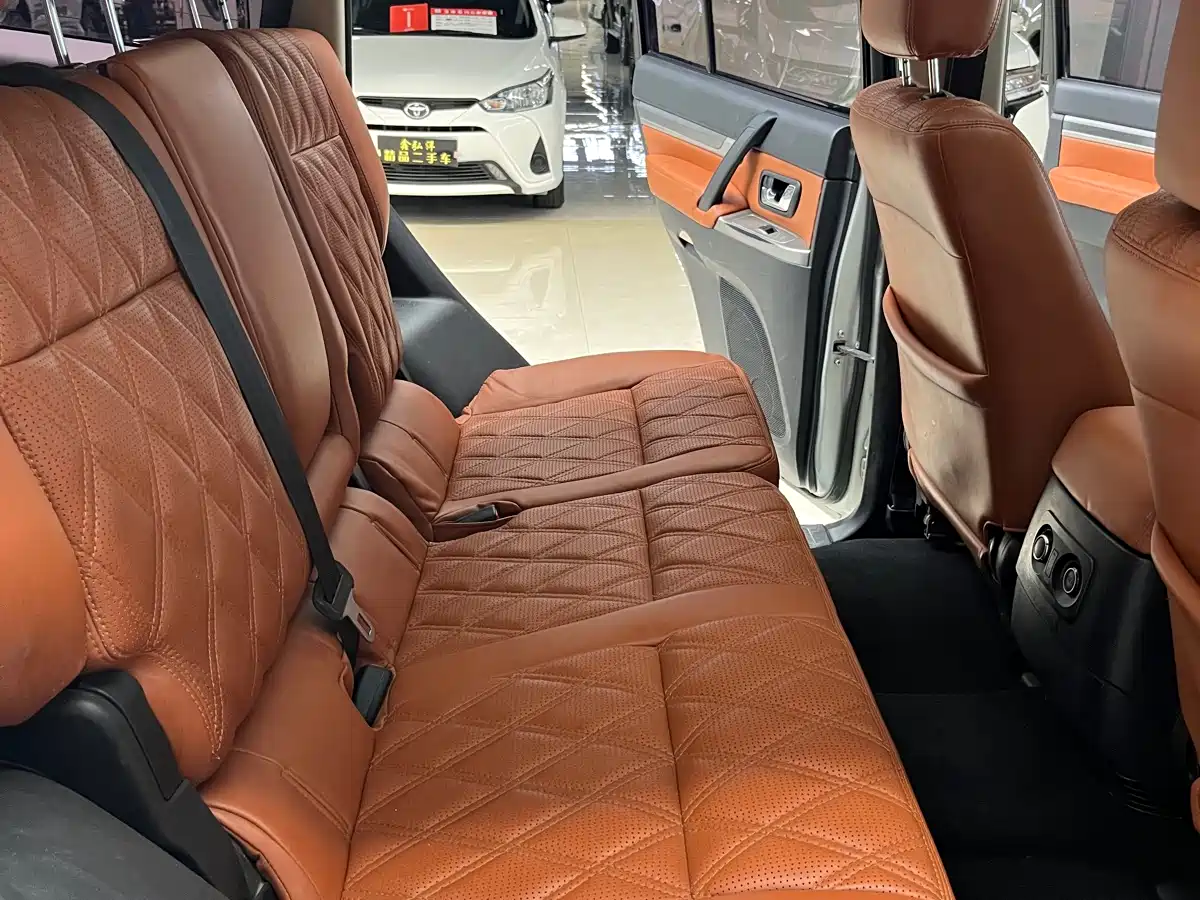 Mitsubishi Pajero (Import) 2018 3.0L Automatic Comfort Version фото 11
