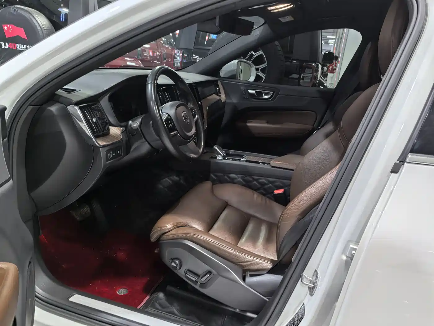 VOLVO XC60 PLUG IN HYBRID