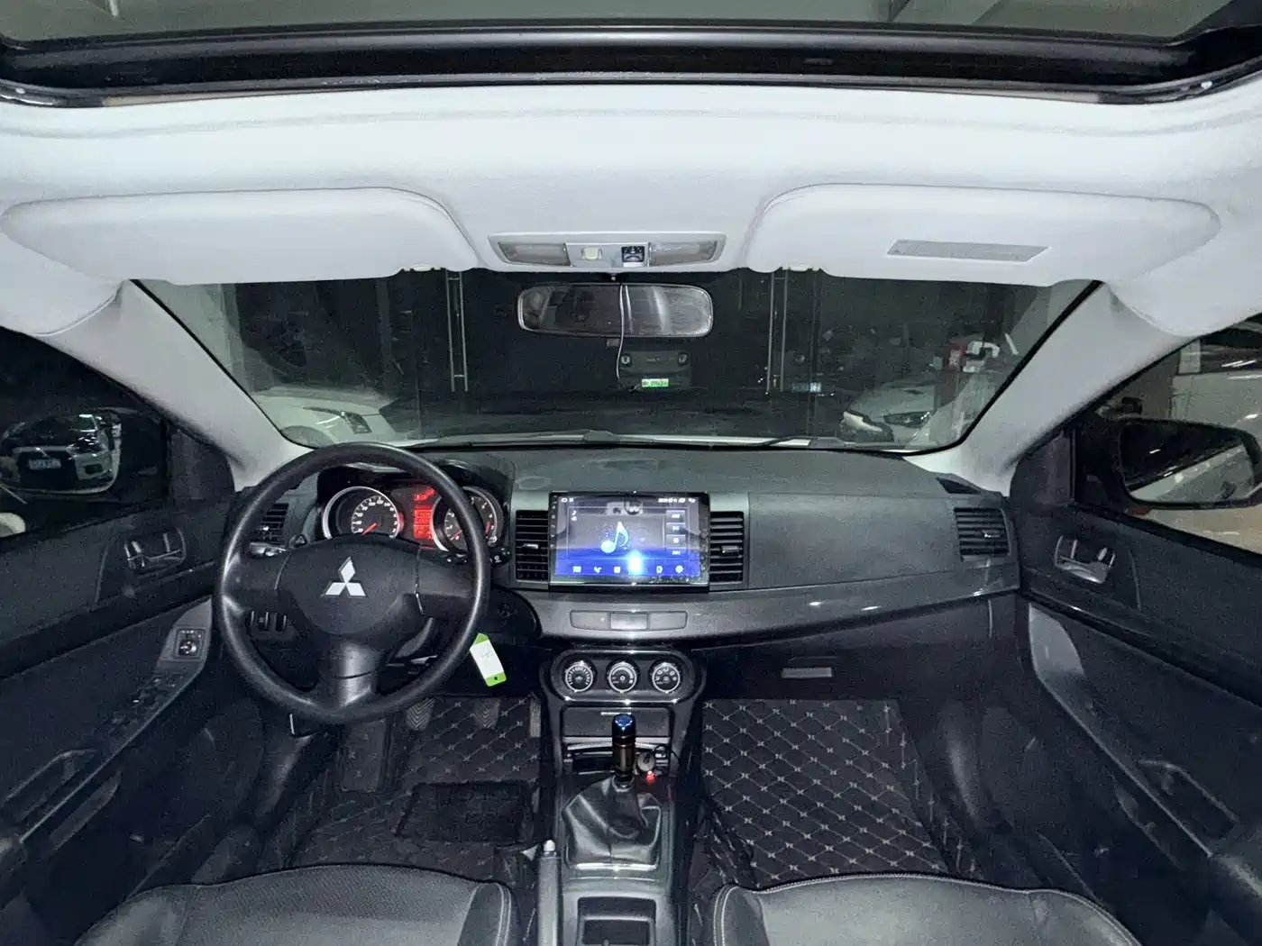 Mitsubishi Lancer EX 2013 ZhiShang Edition 1.8L Manual Luxury фото 6