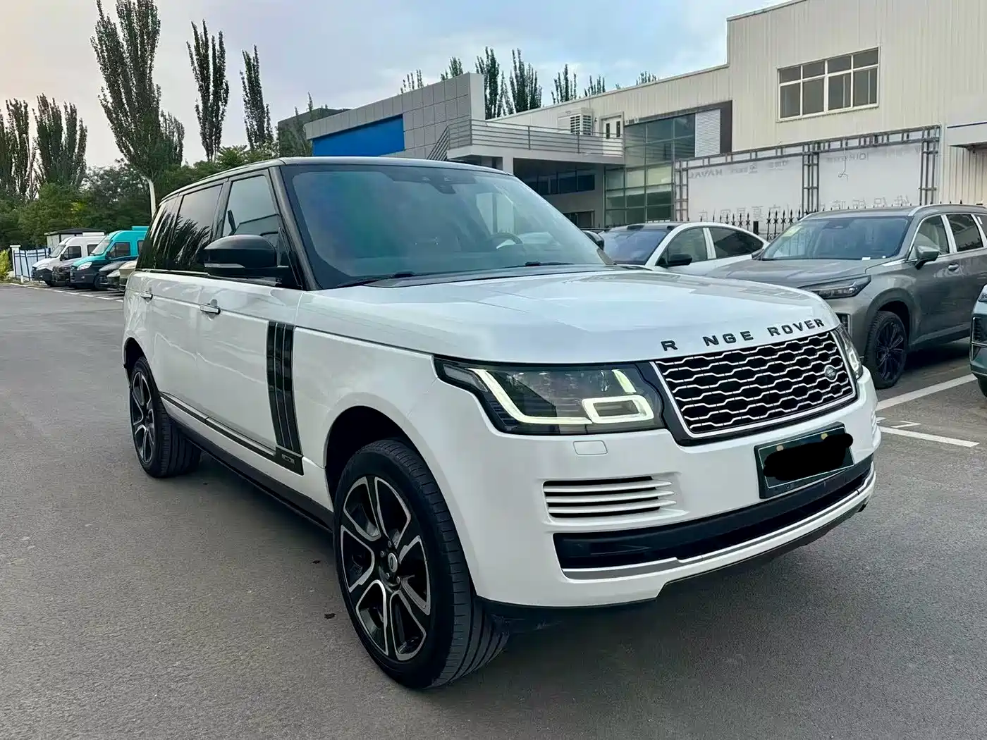 Land Rover Range Rover 2017 3.0 SC V6 Vogue LWB (Long Wheelbase) фото 3