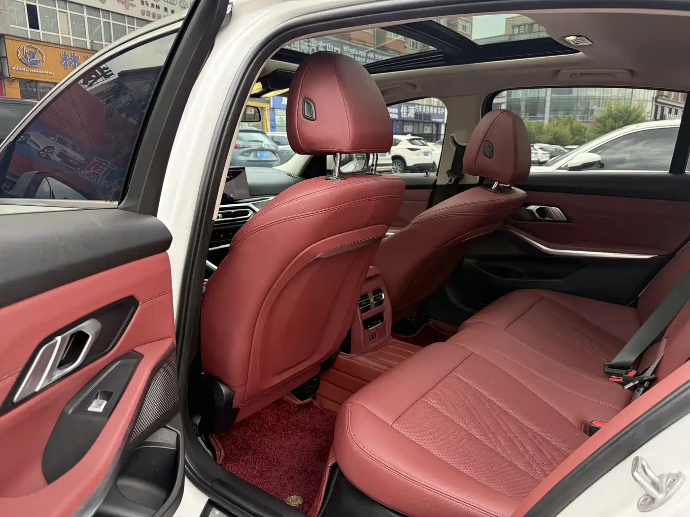 BMW 3 Series 2023 320Li M Sport Package фото 8