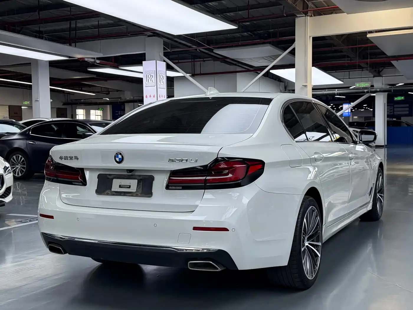BMW 5 Series 2021 530Li Leading M Sport Package фото 20