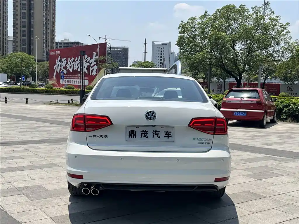 Volkswagen Sagitar 2018 280TSI DSG Spark Edition фото 4