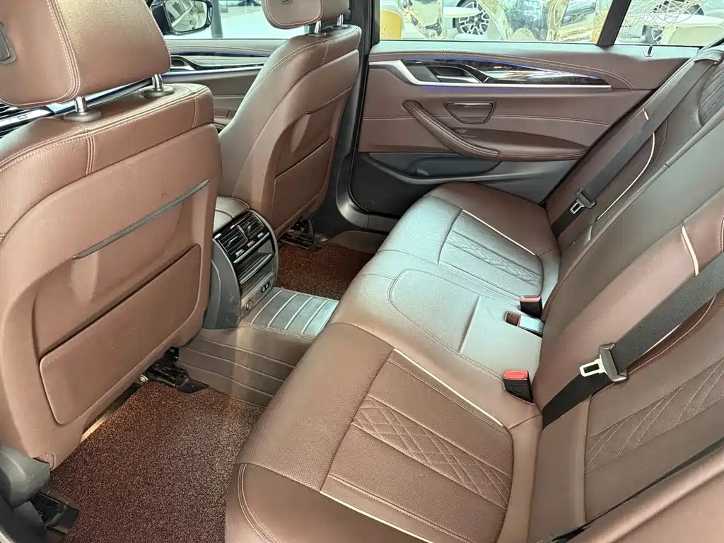 BMW 5 Series, миниатюра 13