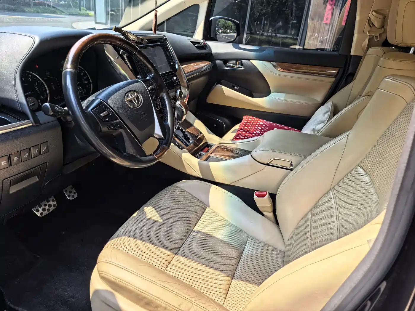 Toyota Alphard 2018 3.5L Premium фото 5