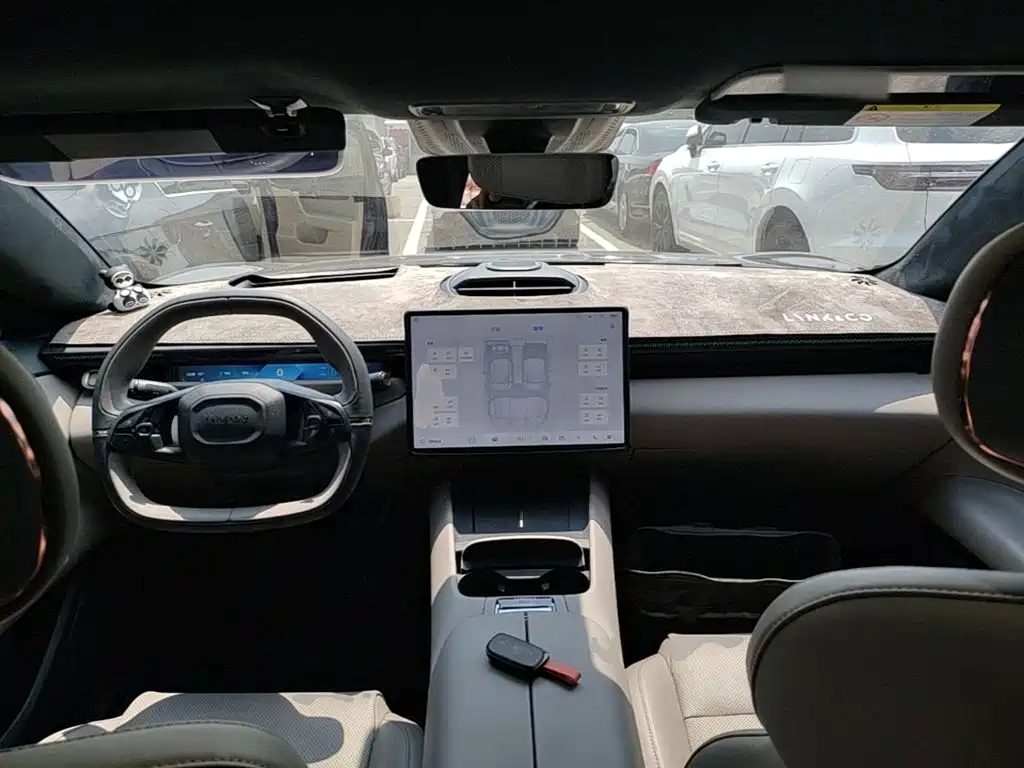Lynk & Co Z10 2025 STARBUFF 95kWh 766km RWD фото 10