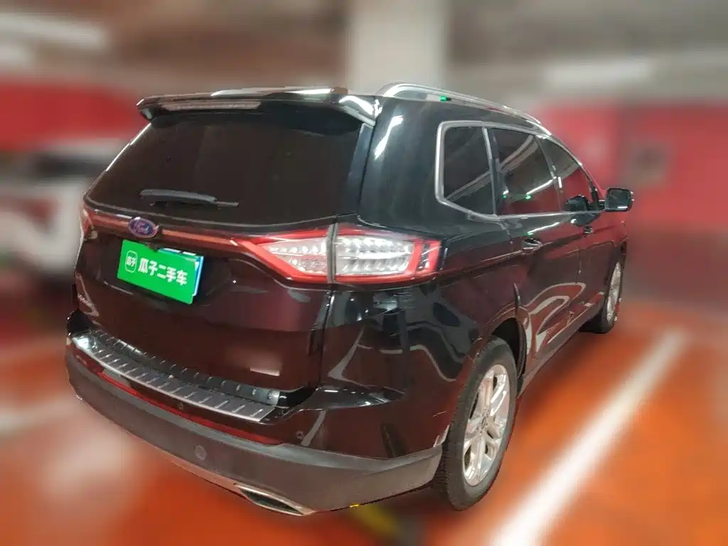 Photo 4 - Ford Edge