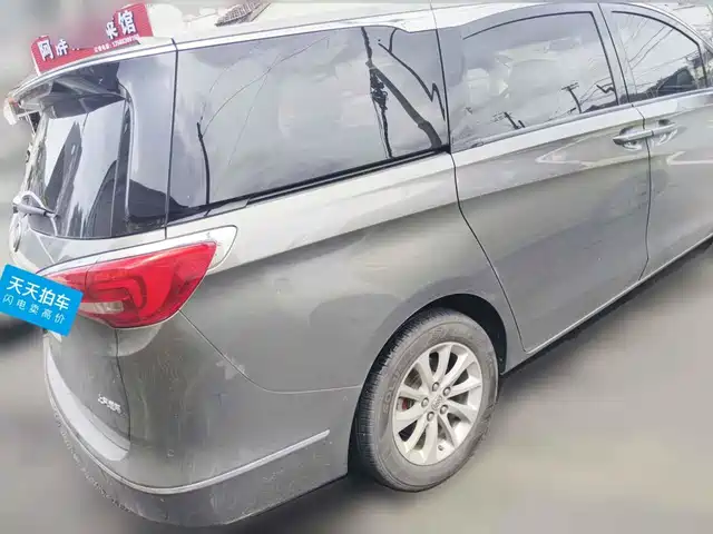 Buick GL8 2017 ES 28T Comfort Type China V — фото 5