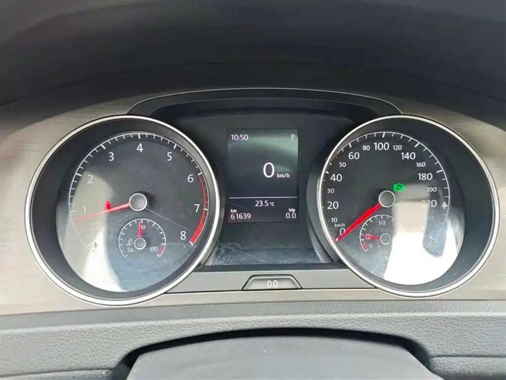 Volkswagen Golf 2016 1.6L Automatic Comfort фото 8