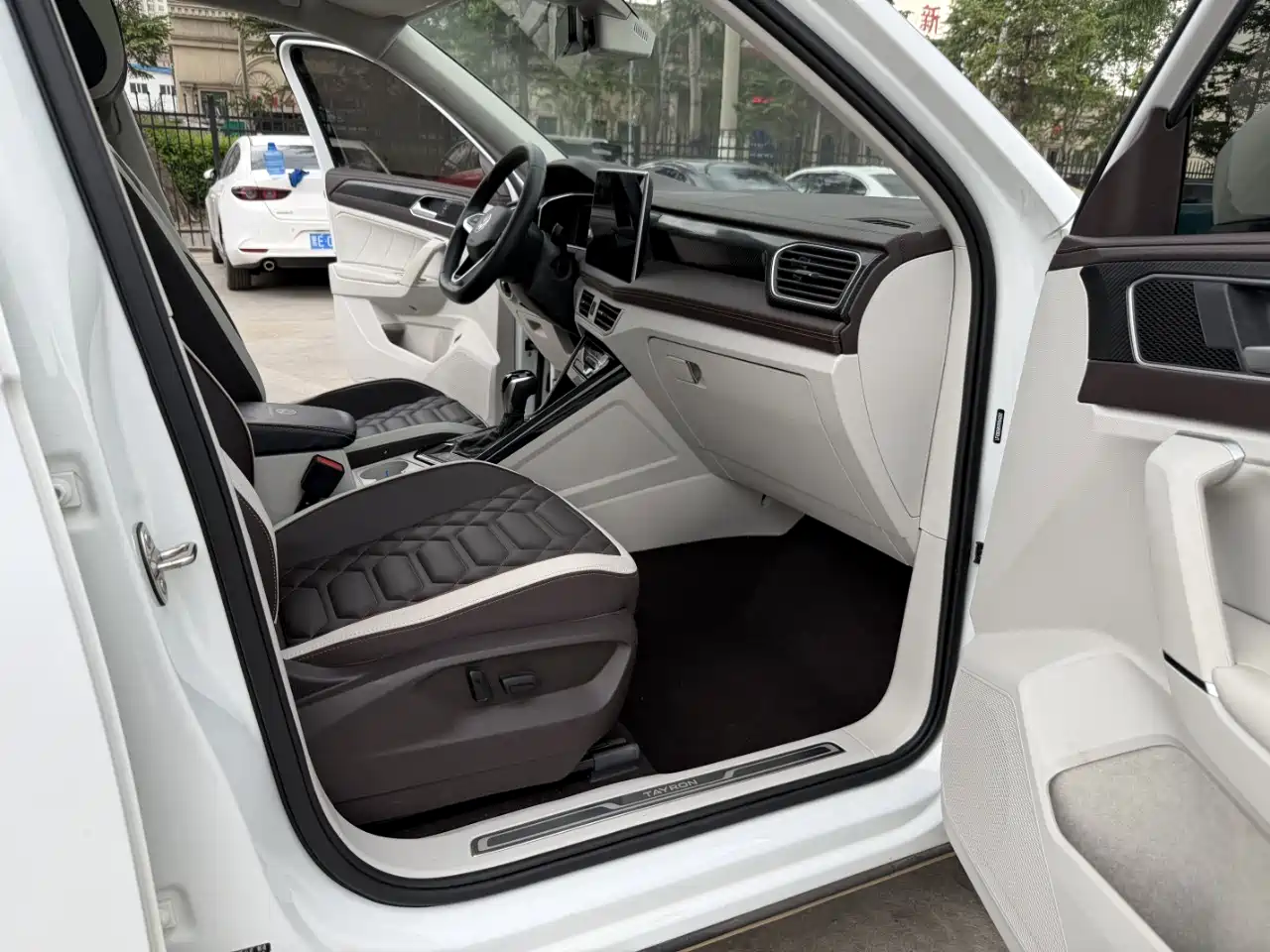 Volkswagen Tayron 2023 280TSI 2WD Luxury Plus Advanced Edition фото 12